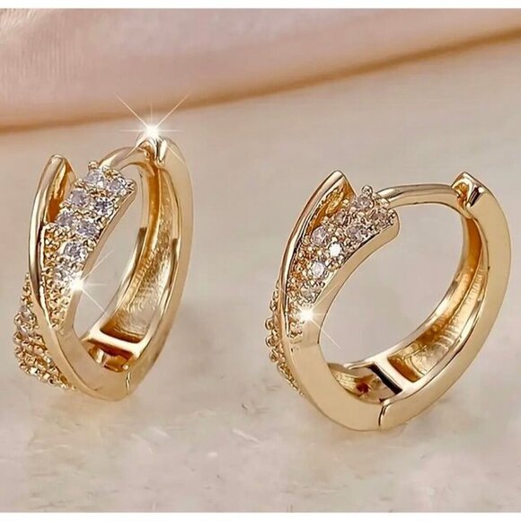 Independent Jewelry - Sparkly Gold Crisscross Hoops